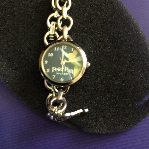 Authentic unique, new, in original attractive box, Disney’s Peter pan watch - Picture 1 of 8